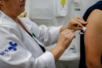Vacinação contra gripe ocorrerá em oito pontos de BH neste sábado (24/5)