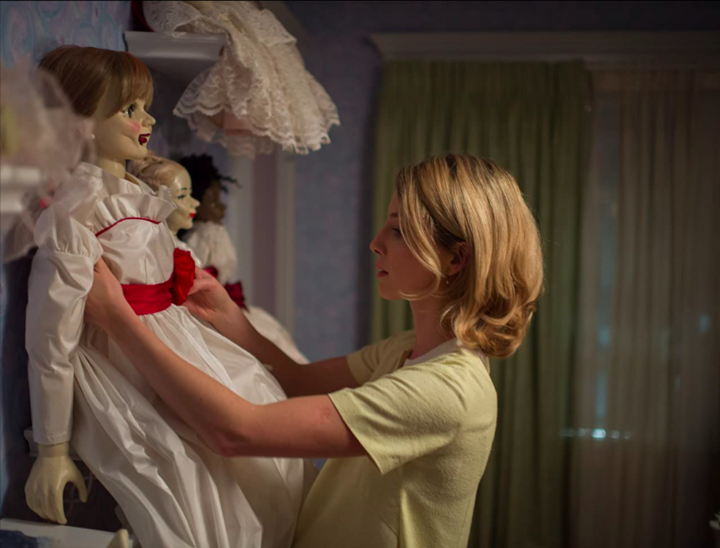 Com a grande repercussão, já em 2014 a boneca ganhou seu próprio filme: "Annabelle", dirigido por John R. Leonetti, mostrava os efeitos nocivos e perigosos que a boneca exercia para uma família. -reprodução