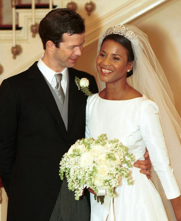 Princesa Angela de Liechtenstein - Nascida Angela Brown no PanamÃ¡, ela se casou com o prÃ­ncipe Maximiliano de Liechtenstein, tornando-se a primeira princesa consorte negra da realeza europeia. Angela Ã© ativa em diversas causas sociais e culturais, destacando-se por seu papel importante como membro da famÃ­lia real de Liechtenstein.-reproduÃ§Ã£o instagram