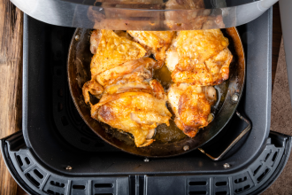  Frango à arinho na airfryer: crocante por fora e suculento por dentro