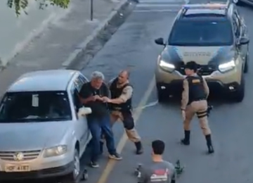 A polícia afirma que a ação foi necessária e que não houve lesões -  (crédito: Reprodução/Redes sociais )