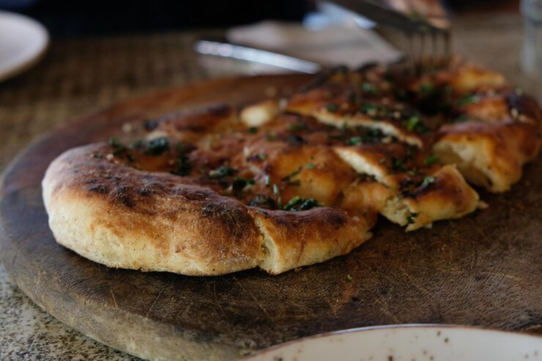 4º Çarsamba Pidesi da Turquia (Nota: 4.7) -  Pão típico da região de Çarsamba, macio e comprido, recheado com carne moída e cebola, assado com manteiga.