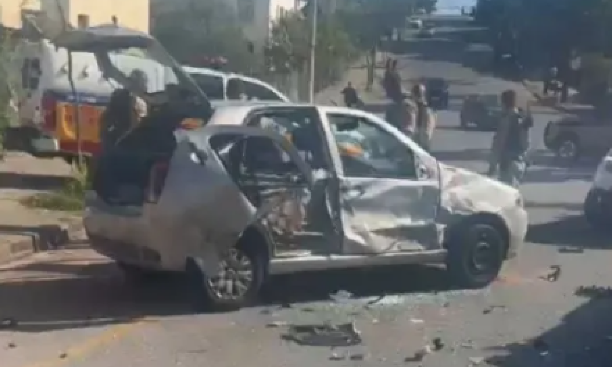 Grupo é suspeito de roubar carro e celulares durante a manhã desse sábado (24/5) -  (crédito: Redes Sociais / Reprodução)