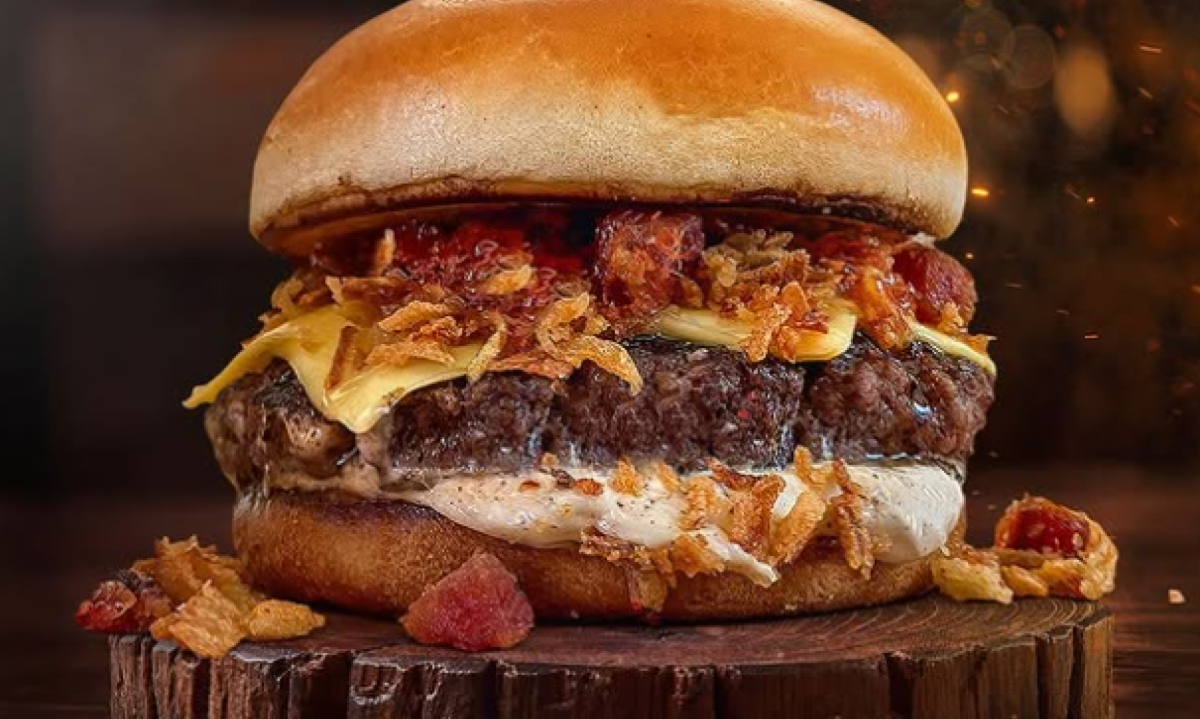 Confira quatro lugares para comer hambúrguer em Sabará -  (crédito: Imagem: @oprocuradofineburguers/Reprodução)