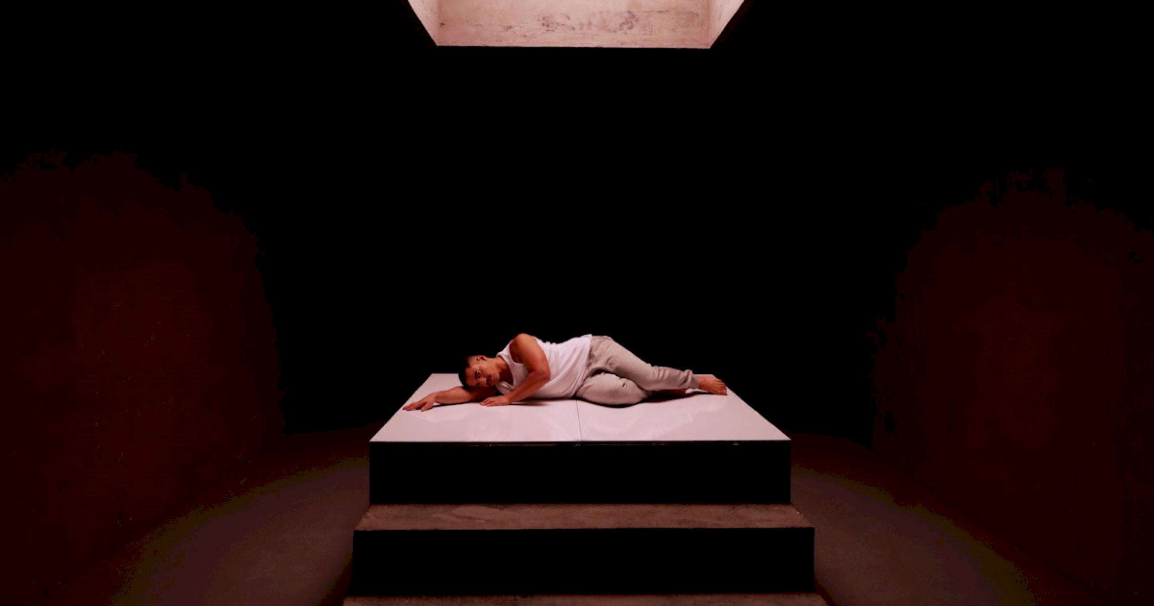 Bruno Gadiol eleva experiências sensoriais no clipe de 'Na Minha Mente' - (crédito: Sergio Santoian) Bruno Gadiol eleva experiências sensoriais no clipe de 'Na Minha Mente' - (crédito: Sergio Santoian)