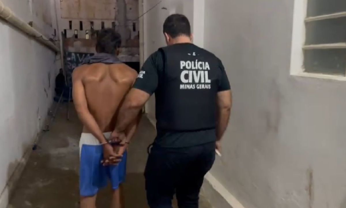 Suspeito de estuprar a enteada e torturar o filho, de 9 anos, foi preso em BH pela PCMG durante a Operação Arcanjo -  (crédito: PCMG / Divulgação)