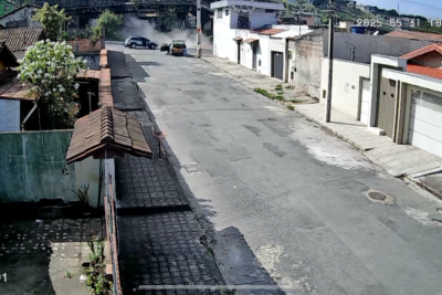 Vídeo: homem é fechado no trânsito e morto a tiros em Divinópolis -  (crédito: Reprodução/Imagens de câmeras de segurança)