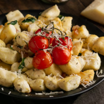 Nhoque de batata-doce com molho de ervas: leve, nutritivo e cheio de sabor