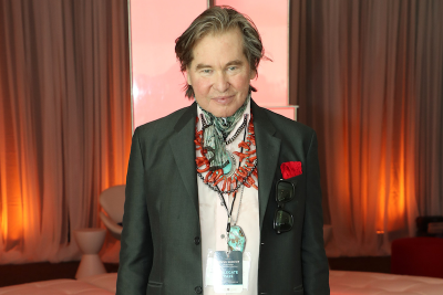 Diagnosticado com um câncer na garganta, o ator Val Kilmer evitou buscar ajuda médica até meados de 2015, quando sofreu um sangramento e não conseguiu mais esconder a doença.  -  (crédito: reprodução/instagram)