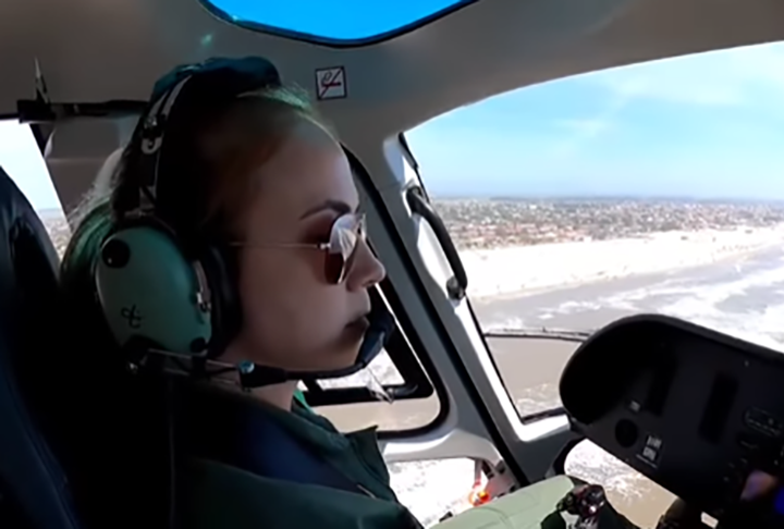 Em 2022, Camila participou da Operação Verão, para sobrevoar as praias de Torres até Quintão, a bordo do Gavião 01, helicóptero da corporação. 