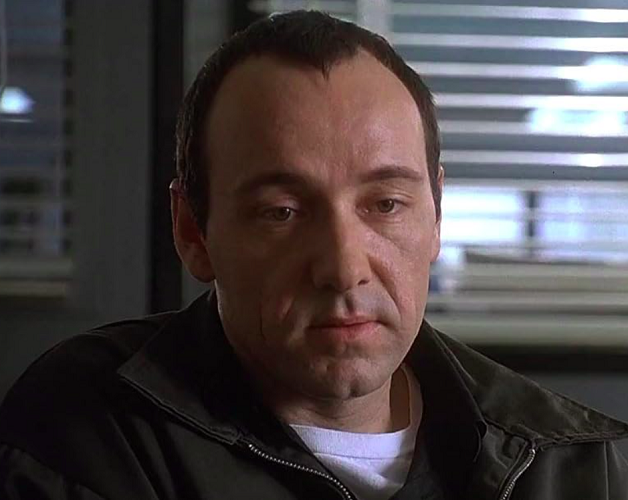 Spacey é conhecido por suas atuações em uma variedade de filmes aclamados, incluindo "Os Suspeitos" (1995), “Seven: Os Sete Crimes Capitais” (1995) e "Beleza Americana" (1999).