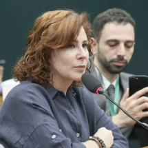Carla Zambelli desafia Justiça: "Podem colocar a Interpol atrás de mim" - Reprodução/Instagram