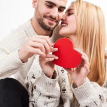 Há alguma relação entre o coração e o sentimento de amor? Entenda - FreePik