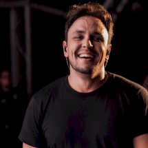 Theo Rubia lança 4° single do projeto "Maranata" nas plataformas - Lukas Léo