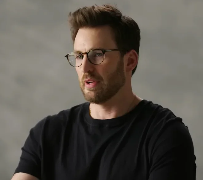 Chris Evans: aniversariante, ator está em nova comédia romântica elogiada pela crítica - Reprodução 