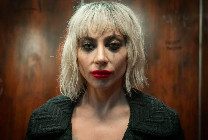 De acordo com a artista, a ideia era criar uma atmosfera mais confortável para os outros integrantes do elenco do filme. A atriz Heather Cowles, em entrevista ao site Casting Networks, disse que tudo soava mais natural quando Lady Gaga atendia por Stefani. 
