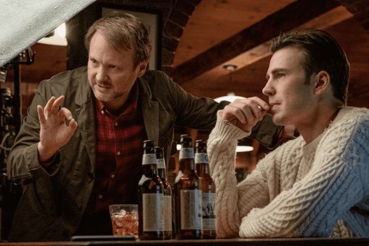 Chris Evans também está no filme de mistério "Entre Facas e Segredos" (2019).  O longa tem no elenco Ana de Armas e Daniel Craig.
