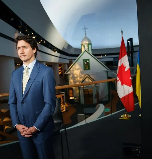 Ele também fez anotações no diário, inclusive sobre a intenção de matar o primeiro-ministro do Canadá, Justin Trudeau (foto).  Ryan entrou no carro, com três armas, munição, 12 coquetéis molotov, artigos de camping e um mapa. No caminho, porém, desistiu de matar o político e se entregou à polícia.-reprodução instagram
