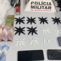 'Loira do Pó': suspeita de comandar tráfico em Sabará é presa - Imagem: PMMG/Divulgação