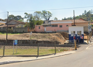 motociclista morre ao ser atropelado por trem na Zona da Mata -  (crédito: Google Street View)