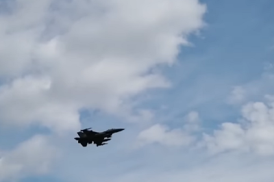 Você soube que um avião caiu no dia 4/6/2024 nos EUA após sobrevoar uma área proibida da capital Washington?   Ele foi perseguido por caças da força aérea . O FLIPAR mostrou e relembra o caso.  -  (crédito: reprodução cbs mornings)