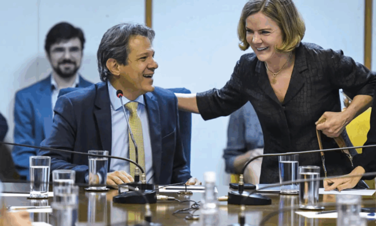 Derrota no Congresso gera união inédita entre Gleisi Hoffmann e Fernando Haddad - (crédito: Platobr Politica)