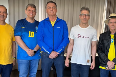 Zema publicou foto do encontro nas suas redes sociais -  (crédito: Reprodução/Romeu Zema)