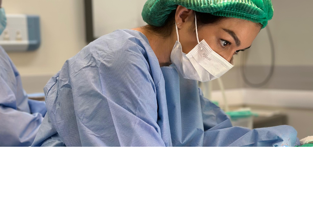 Mastopexia corrige flacidez nas mamas após a maternidade - DINO