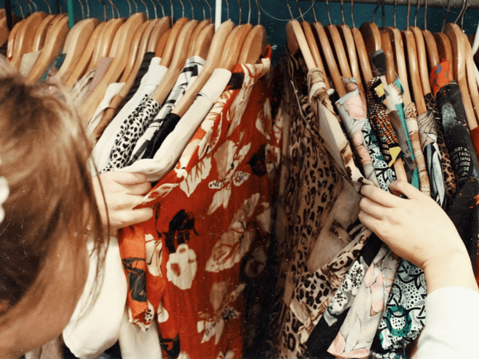Consumo consciente impulsiona moda versátil no Brasil - DINO