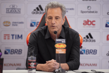 Ex-Flamengo &#233; carta na manga da direita no Rio de Janeiro