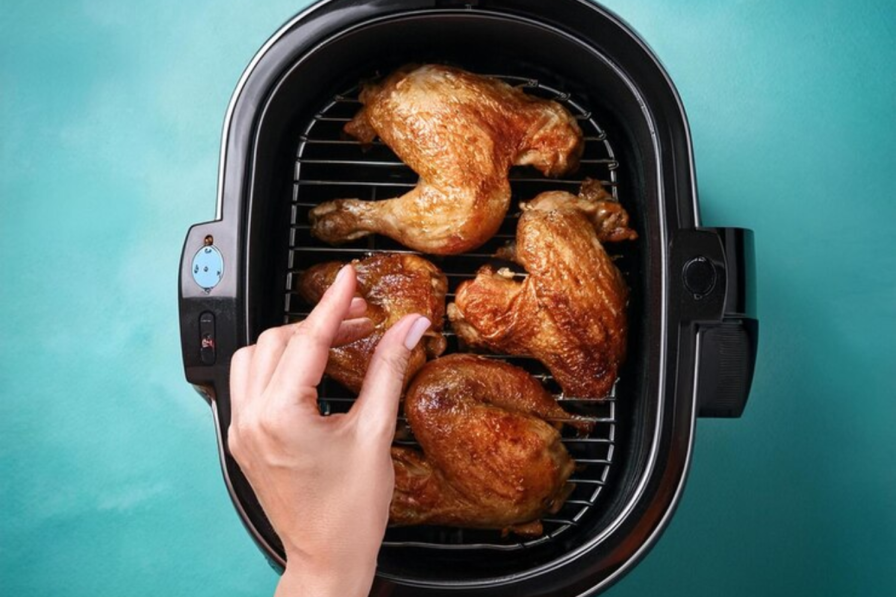 Alimentos dourados na airfryer: o ponto ideal evita a formação de compostos tóxicos como a acrilamida Alimentos dourados na airfryer: o ponto ideal evita a formação de compostos tóxicos como a acrilamida