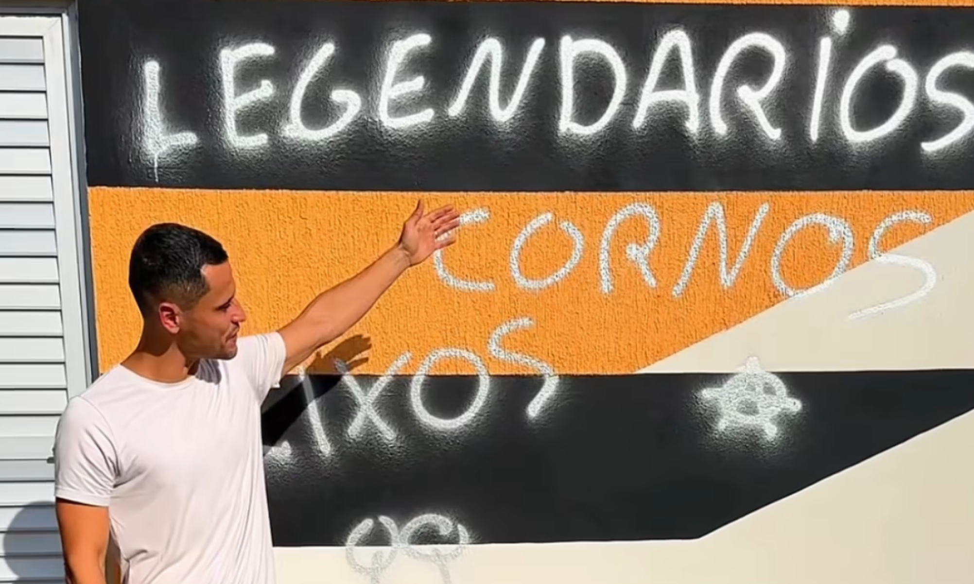 "Legendários, lixos": prefeitura é pichada e prefeito promete investigar - Reprodu&ccedil;&atilde;o Instagram/ Gleidson Azevedo