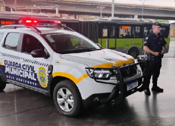 Agentes atuam nos principais corredores de trânsito da cidade, como as avenidas Antônio Carlos, Cristiano Machado e Nossa Senhora do Carmos -  (crédito: PBH / Divulgação)