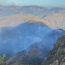 Bombeiros encerram primeiro dia de combate à queimada na Serra do Rola-Moça - CBMMG / Divulgação