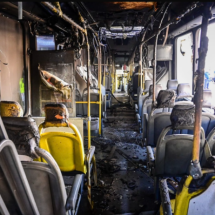 Ônibus do Move pega fogo na Estação Vilarinho, em BH - Leandro Couri/EM/D.A.Press