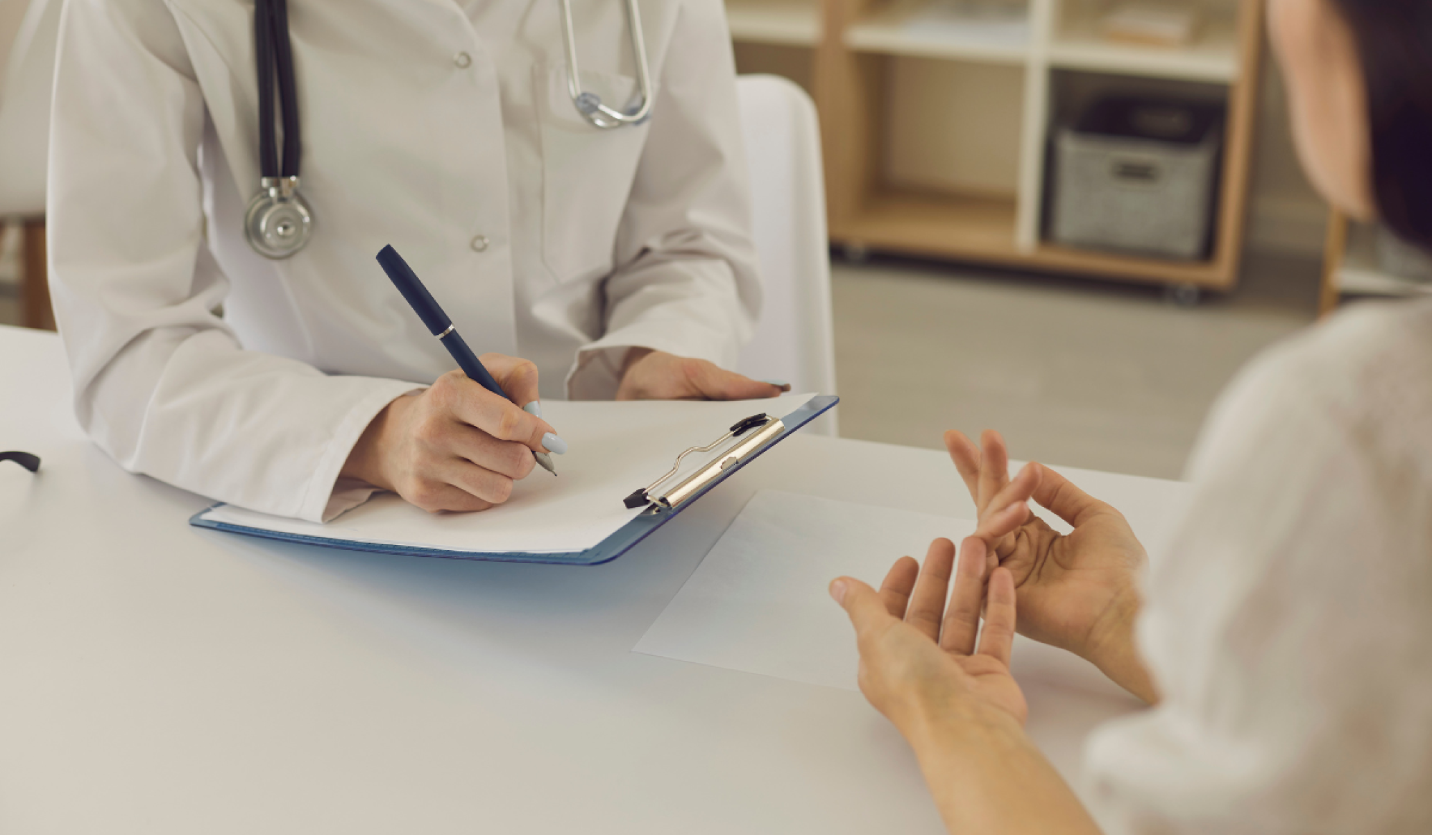 Estudo cita complicações pós-operatórias da gluteoplastia - DINO