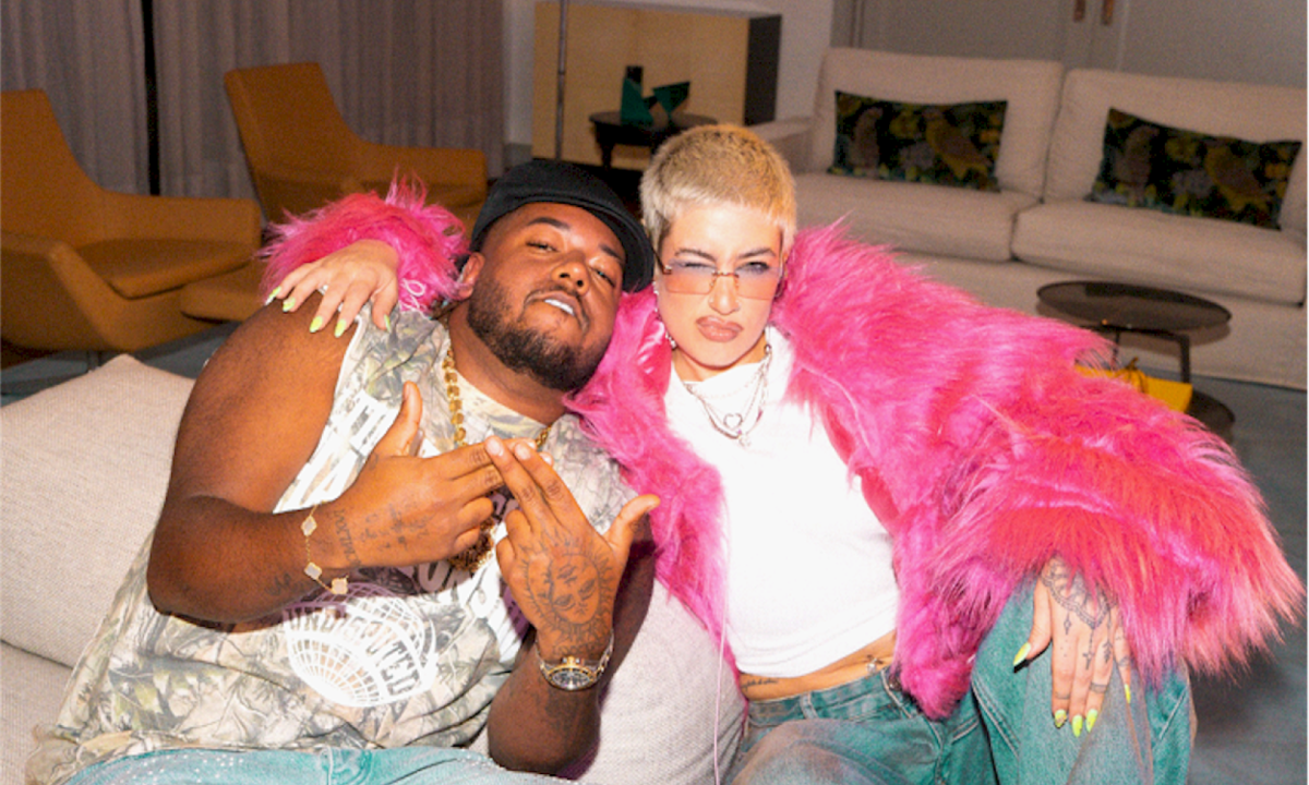 Clau e Vulgo FK unem o R&B e reggaeton em 'Replay' - (crédito: Sorriso / Divulgação) Clau e Vulgo FK unem o R&B e reggaeton em 'Replay' - (crédito: Sorriso / Divulgação)