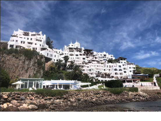 O lado escritor de Carlos Páez Vilaró, famoso mundialmente por ter construído a Casapueblo