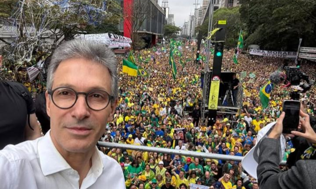 O governador de Minas Gerais, Romeu Zema (Novo), compartilhou em suas redes sociais uma foto, durante ato bolsonarista, na Avenida Paulista, em São Paulo -  (crédito: Reprodução/redes sociais)
