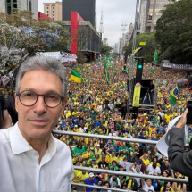 Zema participa de ato na Avenida Paulista mas não discursa - Reprodução/redes sociais
