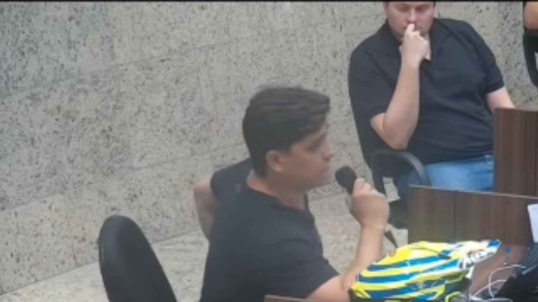 Professora denuncia vereador depois de postagem de foto constrangedora - Reprodu&ccedil;&atilde;o TV C&acirc;mara de Ita&uacute;na