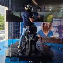Simuladores de moto podem salvar 4.800 vidas por ano no país - DINO