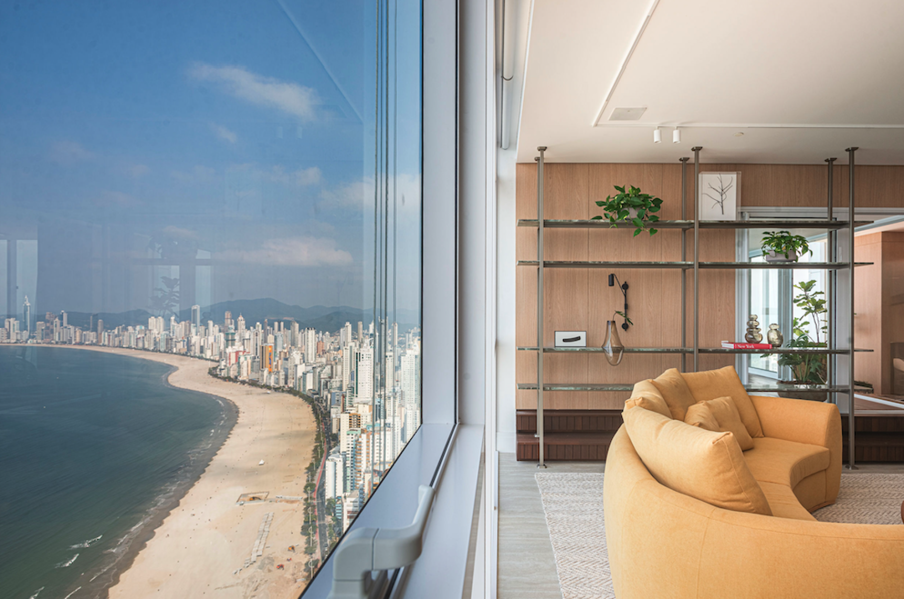 Arquitetura autoral marca projeto em Balneário Camboriú - DINO