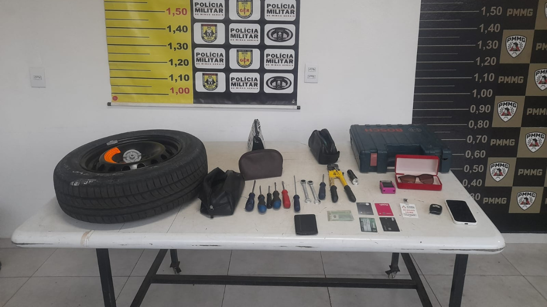Suspeito de furto é preso com crachá do TJ e carimbo de juíza em Uberlândia