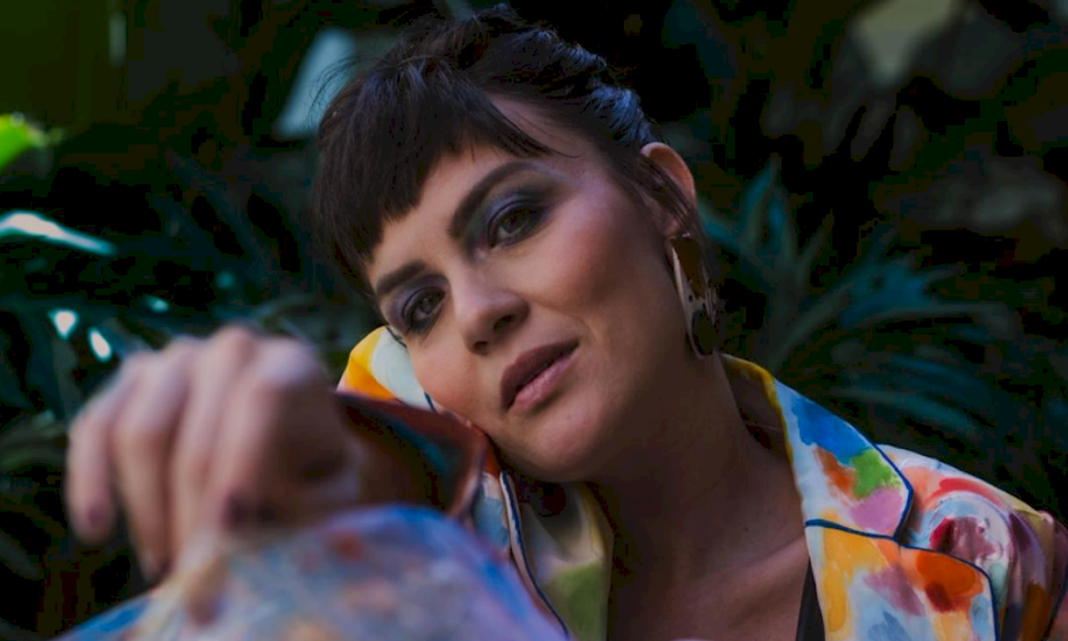 Em novo disco, 'Revela', Graziela Medori interpreta composições de Valéria  -  (crédito: Lucylli Alves)