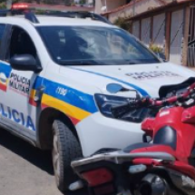 "Pintei o cabelo, por isso não usava capacete", diz motociclista à PM - PMMG/Reprodução