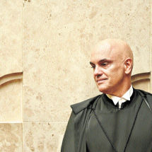 Alexandre de Moraes foi exaltado pelo presidente do STF, Fachin -  (crédito: Evaristo Sá/AFP)