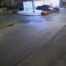 Perseguição policial em BH: vídeo mostra carro ‘voando’ no Barreiro - Redes Sociais/Reprodução