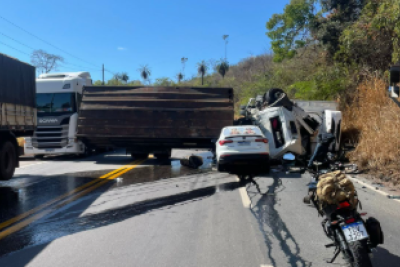 Acidente gravíssimo na BR-381, em Sabará  -  (crédito: Redes Sociais/Reprodução)