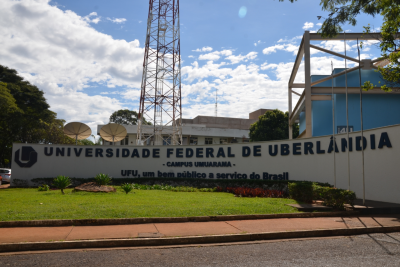 UFU abre concurso para professores com salários de até R$ 13 mil -  (crédito: DivugaÃ§Ã£o/UFU)